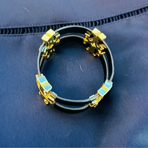 Tory Burch Black Leather Serif bracelet - Picture 5 of 5